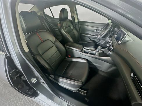 Used 2022 Nissan Sentra SR w/ SR Premium Package FWD image 28