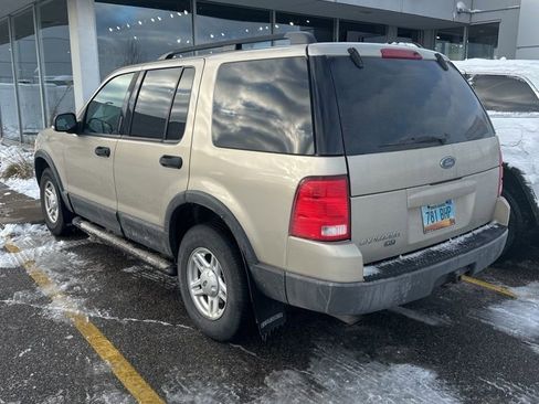 Used 2003 Ford Explorer XLT image 3