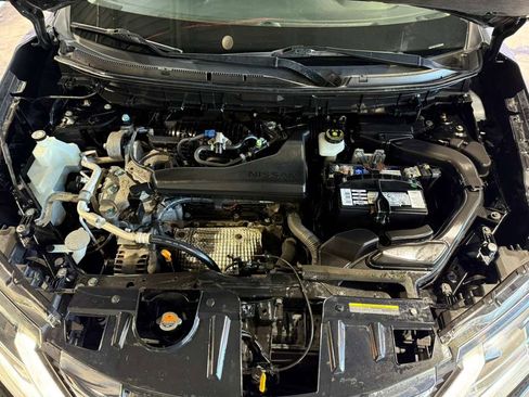 Used 2018 Nissan Rogue SV image 39