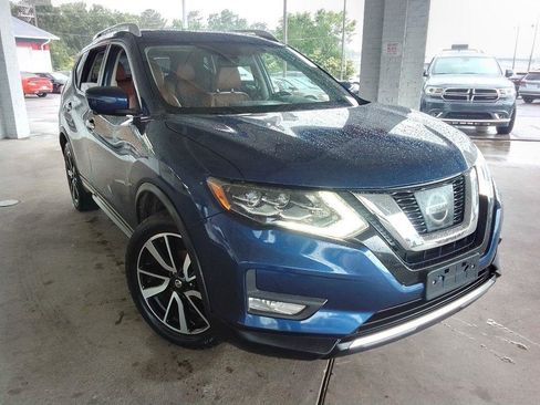 Used 2017 Nissan Rogue SL w/ SL Premium Package AWD/4WD image 2