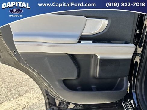 Certified 2025 Ford Expedition Active image 17
