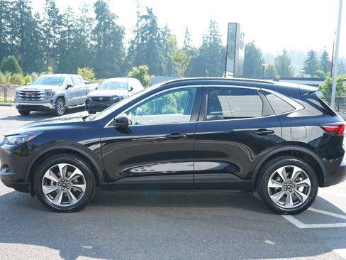 Used 2025 Ford Escape Platinum AWD/4WD image 6