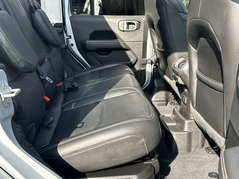 Used 2022 Jeep Wrangler Unlimited Sahara w/ Cold Weather Group image 9