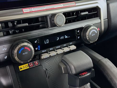 Used 2026 Toyota 4Runner TRD Off-Road Premium AWD/4WD image 24