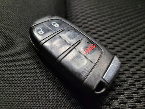 Used 2020 Jeep Renegade Altitude FWD image 32