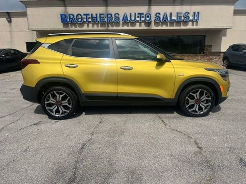 Used 2021 Kia Seltos SX w/ SX Sunroof Package image 7