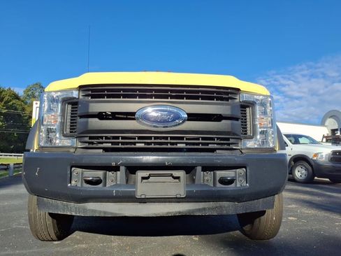 Used 2019 Ford F550 2WD Regular Cab Super Duty image 7