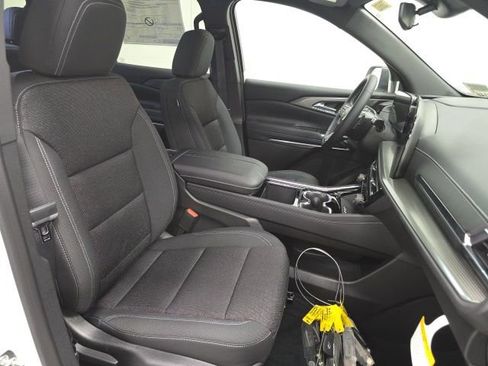 New 2026 Chevrolet Traverse LT image 25