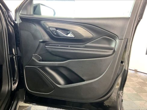 Used 2024 GMC Terrain SLT image 22