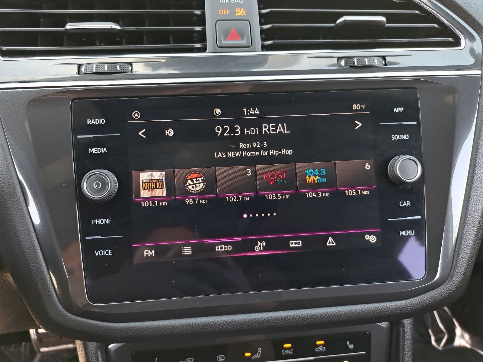 Used 2023 Volkswagen Tiguan SE R-Line FWD image 23