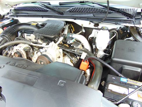 Used 2005 Chevrolet Silverado 2500 LS w/ Heavy-Duty Power Package RWD image 52