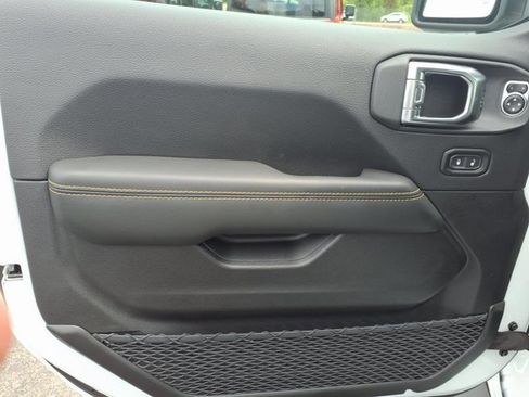 New 2025 Jeep Gladiator Sport image 7