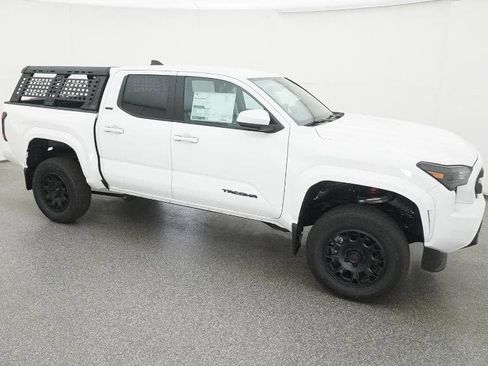 New 2025 Toyota Tacoma SR5 image 12