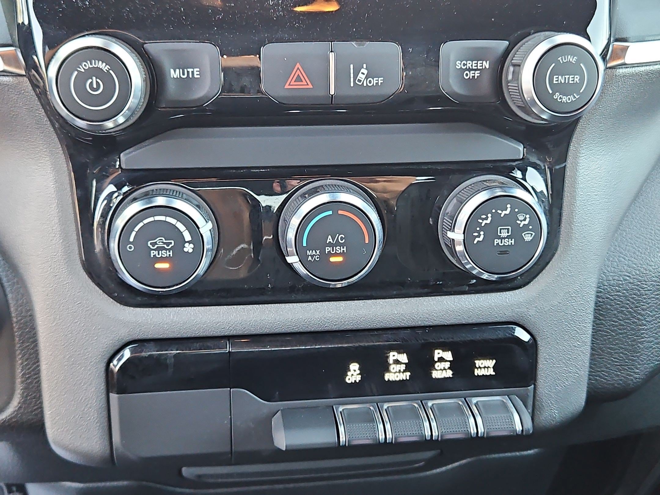 Used 2025 RAM 1500 Big Horn RWD image 22