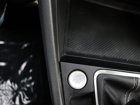 Used 2024 Volkswagen Jetta SE image 36