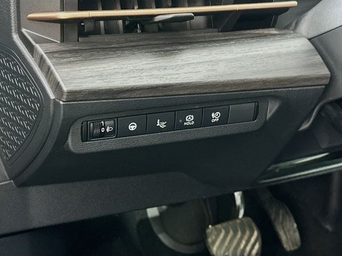 Used 2023 Nissan Ariya FWD image 17