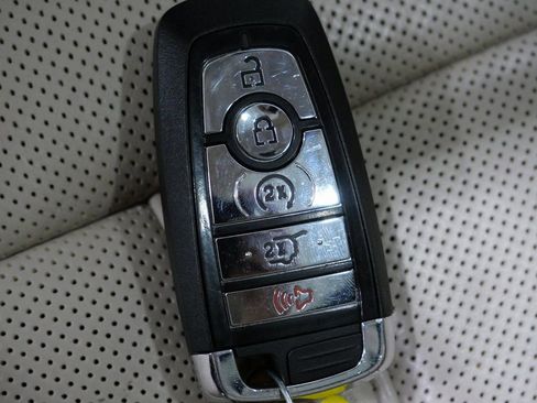 Used 2020 Lincoln Nautilus Reserve w/ Equipment Group 201A image 32