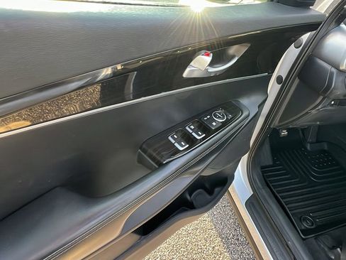 Used 2019 Kia Sorento L image 12