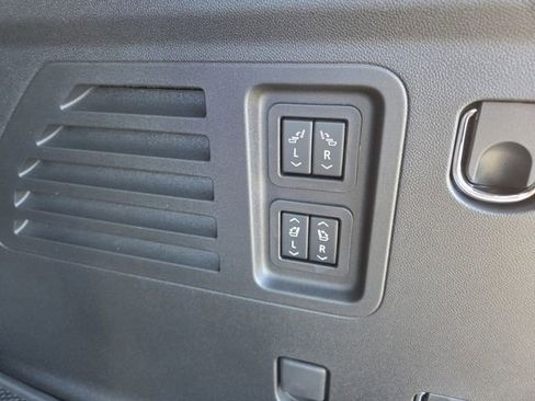 New 2026 GMC Acadia Denali w/ Super Cruise Package image 8