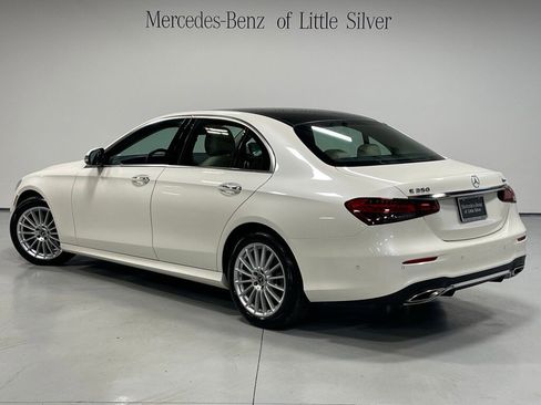 Used 2022 Mercedes-Benz E 350 4MATIC Sedan image 3