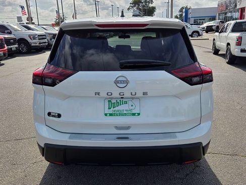 New 2026 Nissan Rogue SV FWD image 8