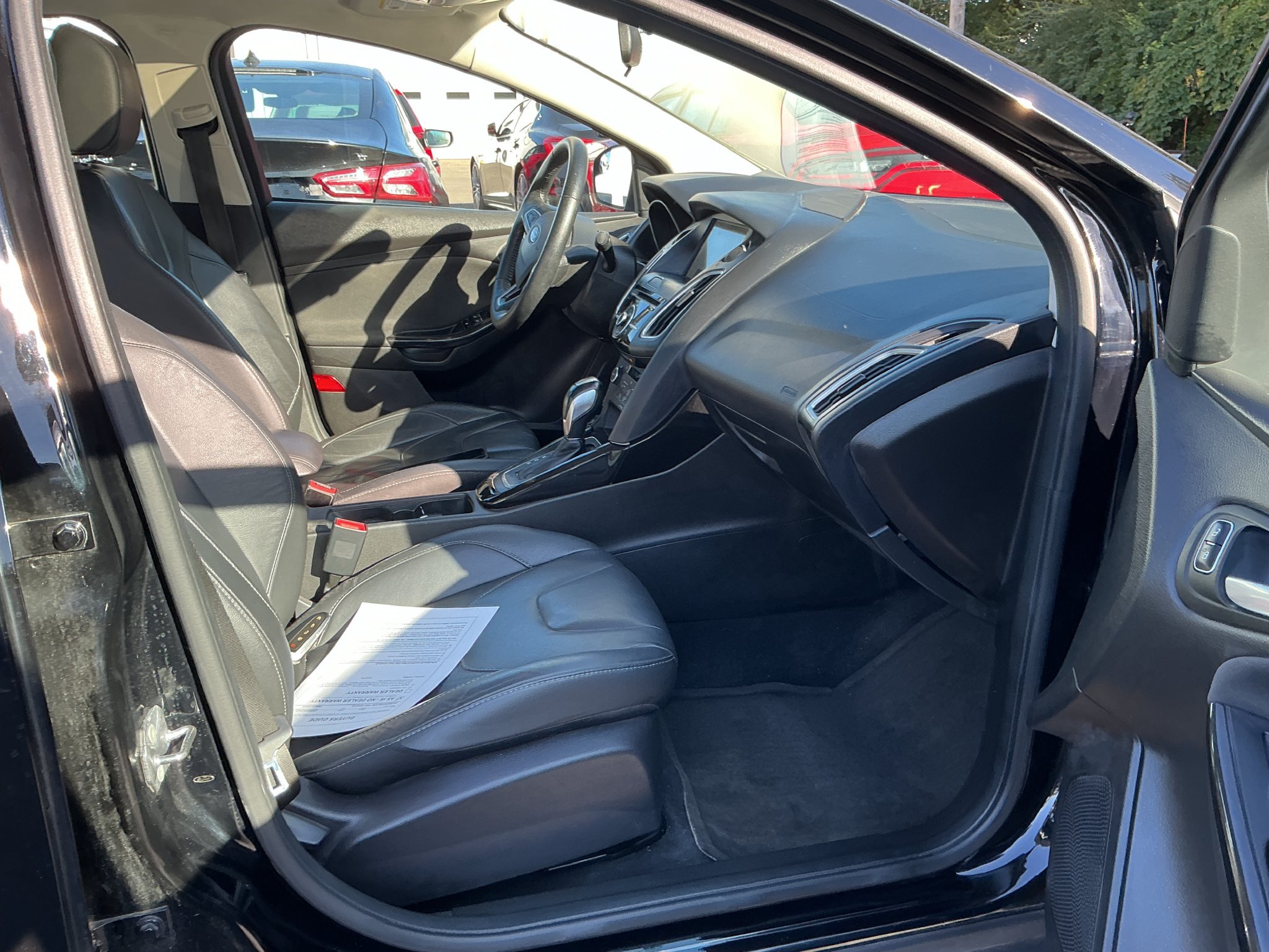 Used 2016 Ford Focus Titanium FWD image 6
