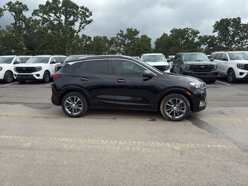 Used 2022 Buick Encore GX Select w/ Sport Touring Package FWD image 5