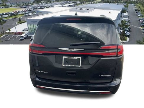 Certified 2023 Chrysler Pacifica Limited FWD image 6