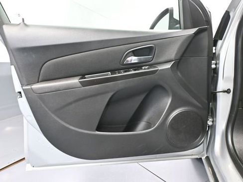 Used 2014 Chevrolet Cruze LT FWD image 16