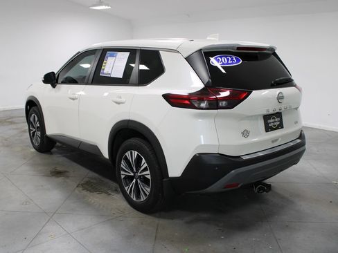 Used 2023 Nissan Rogue SV FWD image 7
