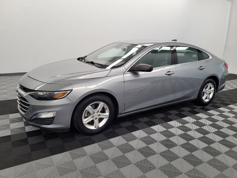 Used 2023 Chevrolet Malibu LS FWD image 2