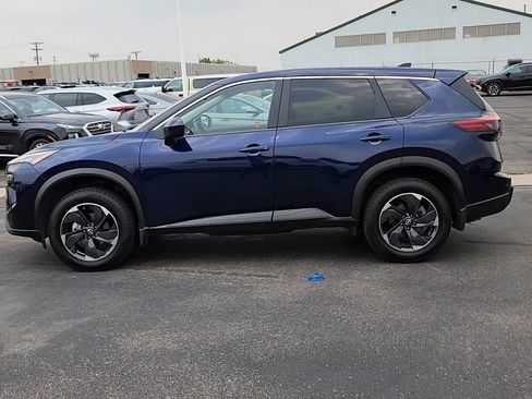 Used 2025 Nissan Rogue SV AWD/4WD image 2