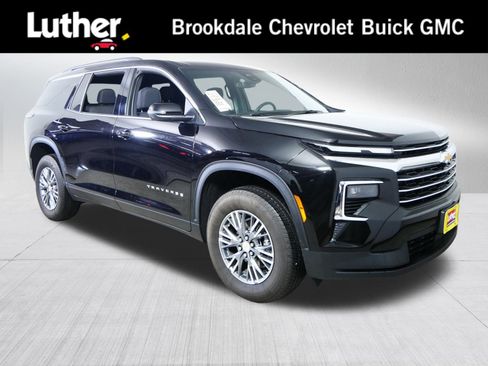 Used 2025 Chevrolet Traverse LT image 1