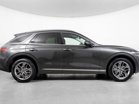 Used 2025 Genesis GV70 2.5T AWD/4WD image 3