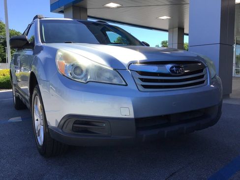 Used 2012 Subaru Outback 2.5i AWD/4WD image 3