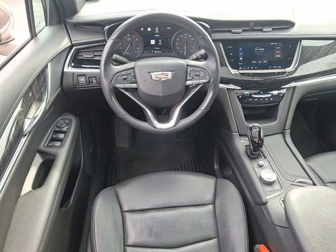 Certified 2022 Cadillac XT6 Premium Luxury w/ Technology Package image 11