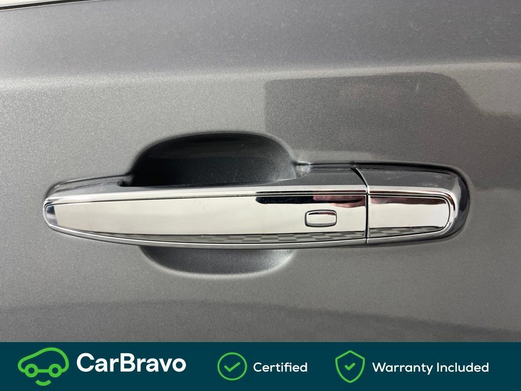 Used 2019 Chevrolet Traverse Premier w/ LPO, Blackout Package AWD/4WD image 17
