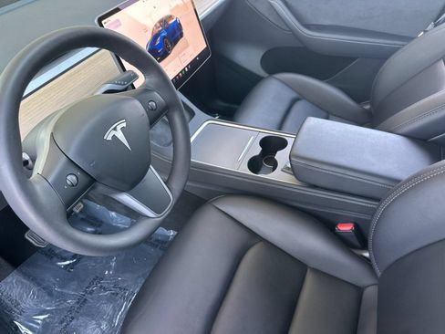 Used 2023 Tesla Model Y Long Range AWD/4WD image 10
