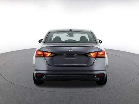 Used 2025 Nissan Altima 2.5 SV FWD image 8