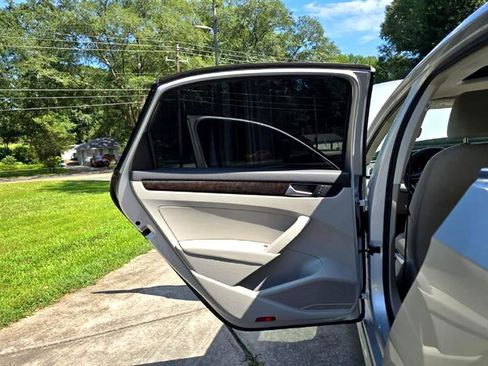 Used 2014 Volkswagen Passat TDI SEL Premium image 17