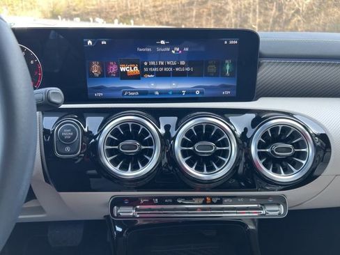 Used 2025 Mercedes-Benz CLA 250 4MATIC image 14