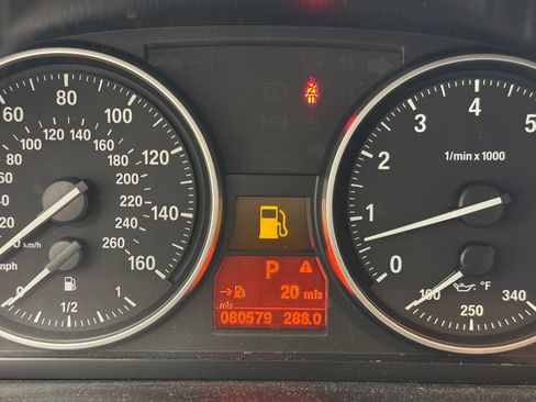 Used 2011 BMW 328i Convertible RWD image 30