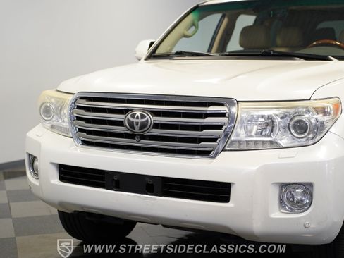 Used 2013 Toyota Land Cruiser AWD/4WD image 20