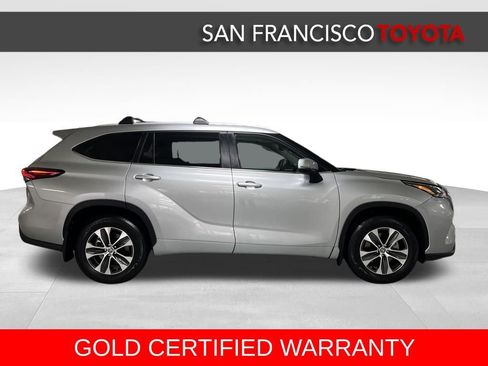 Certified 2025 Toyota Highlander XLE image 6