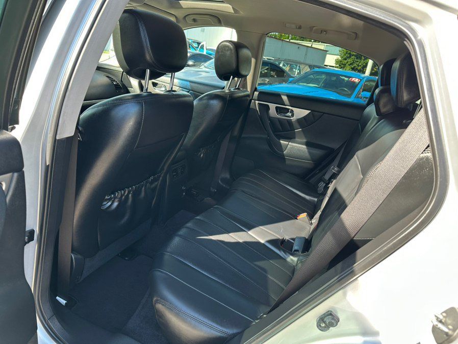 Used 2017 INFINITI QX70 AWD w/ Premium Package image 15