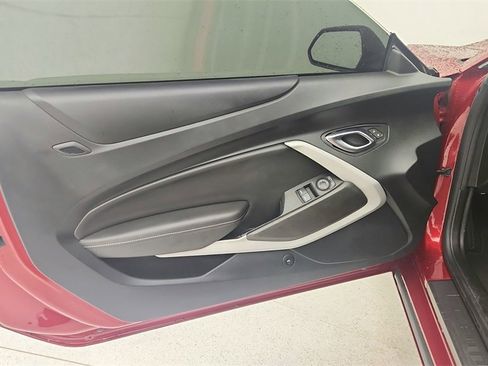 Used 2021 Chevrolet Camaro LT image 23