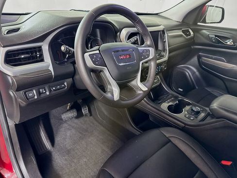 Used 2020 GMC Acadia SLT w/ Driver Alert Package II image 9