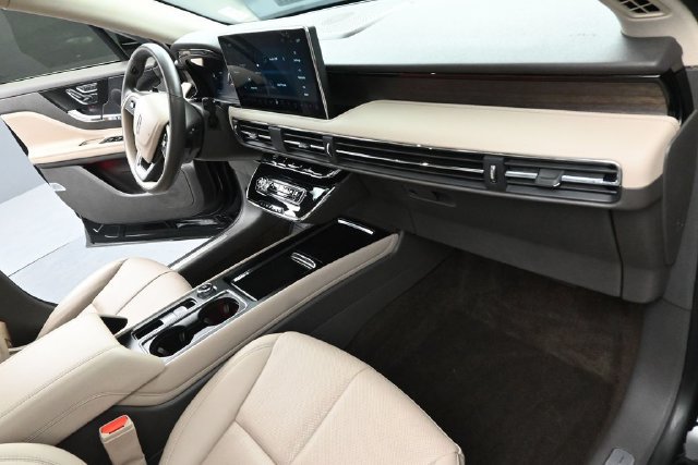 Certified 2023 Lincoln Corsair Reserve AWD/4WD image 27