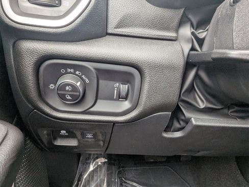 New 2026 RAM 1500 Express image 21