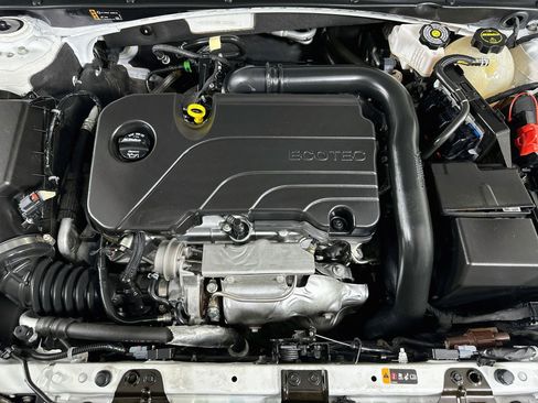 Used 2024 Chevrolet Malibu LT FWD image 32